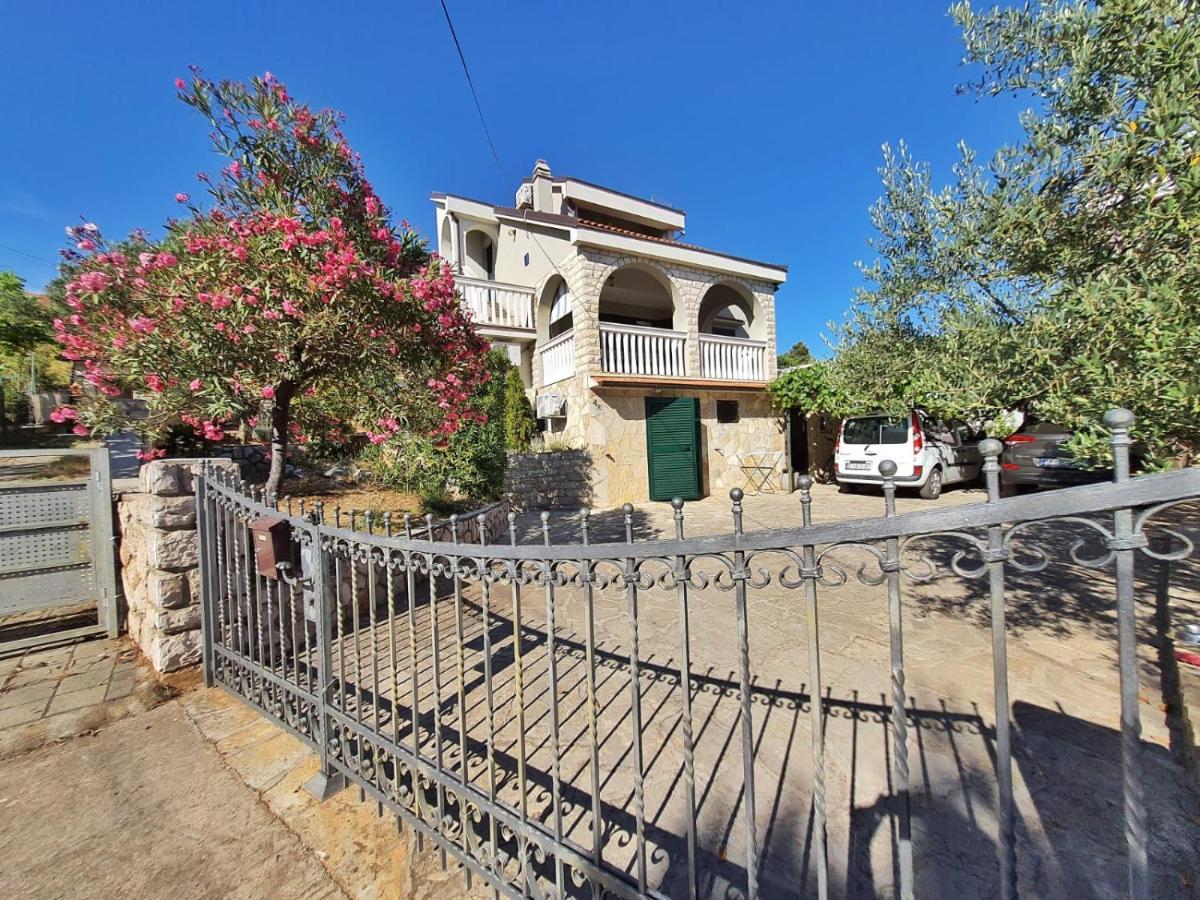 Apartmani Latin Jezera Exterior foto