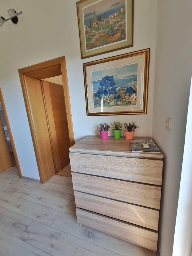 Apartmani Latin Jezera Exterior foto
