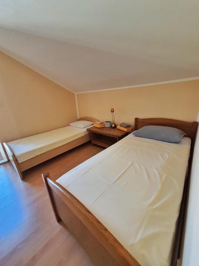 Apartmani Latin Jezera Exterior foto