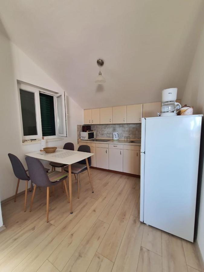 Apartmani Latin Jezera Exterior foto